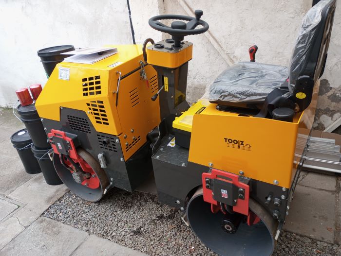 Rodillo compactador vibratorio y sus usos - Foto Rodillo RR-1000